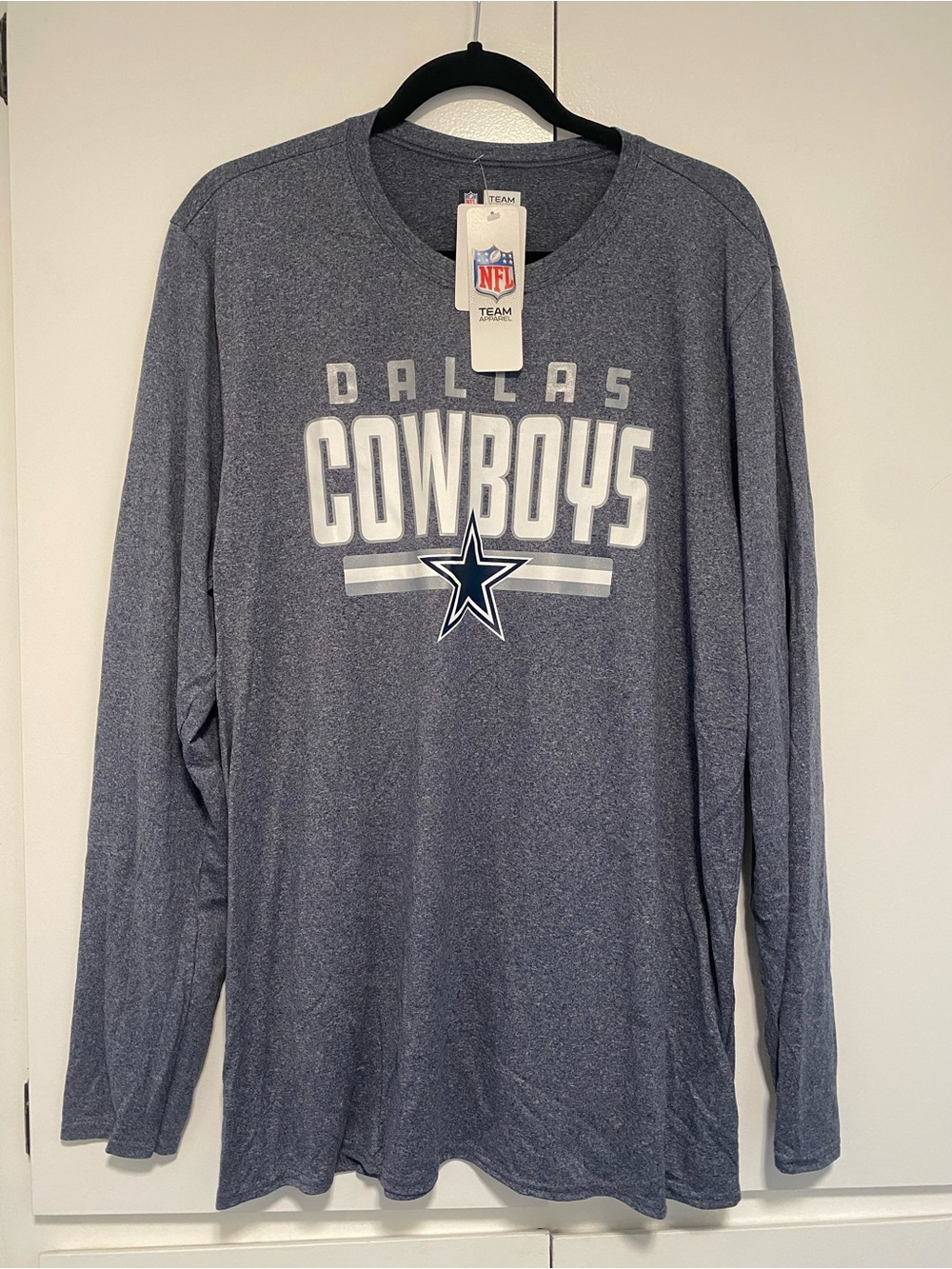 NWT Dallas Cowboys long sleeve shirt